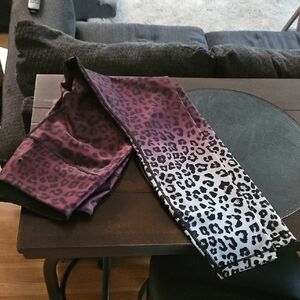 🖤Good American leggings💜 Purple to white ombre with black leopard print! Cute!